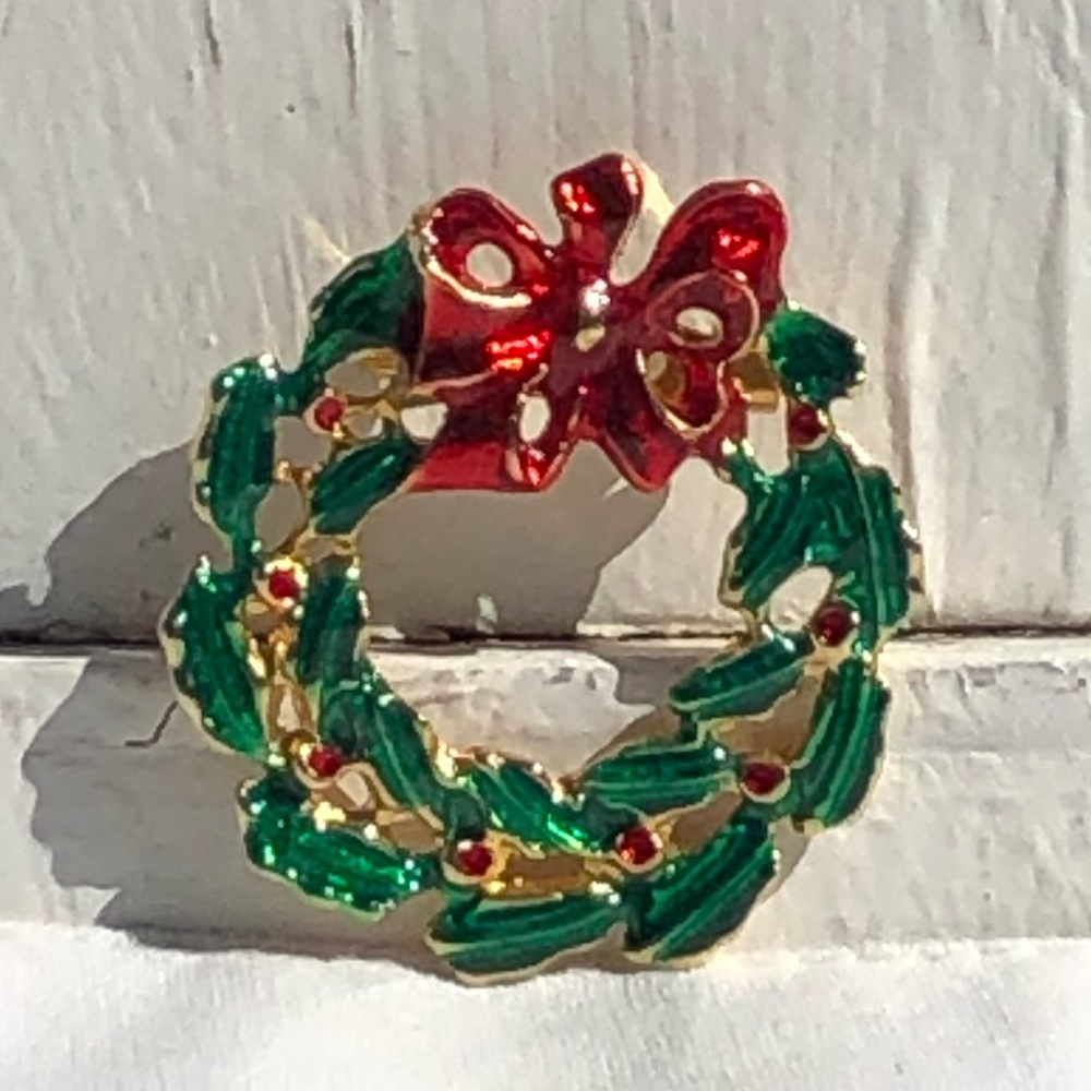 Christmas Wreath Pin Brooch Green Enamel Wreath Red Bow Goldtone VNTG EUC